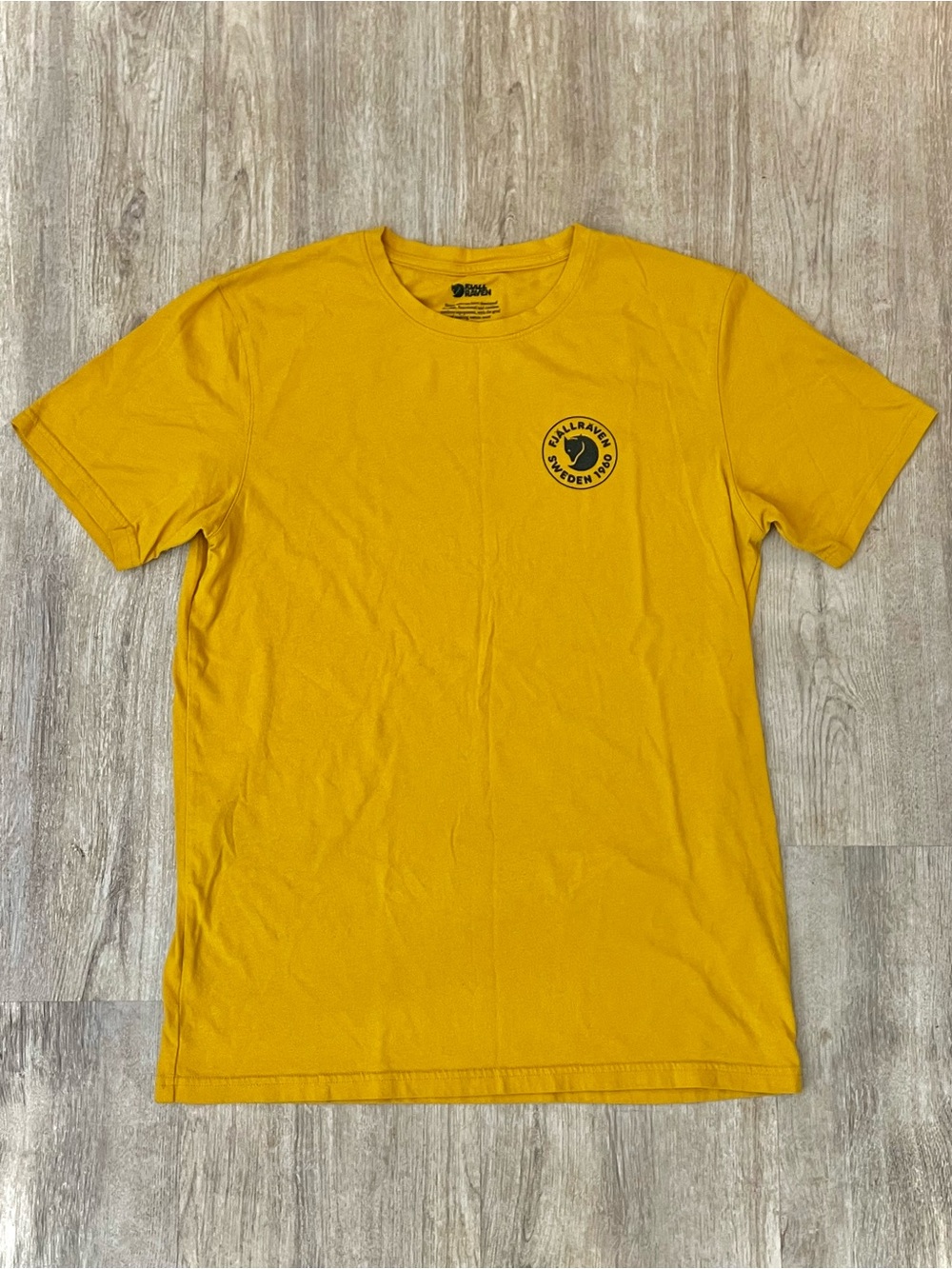 Fjällräven 1960 Classic Logo Crewneck T-Shirt in Ochre Yellow, Men’s Size Medium